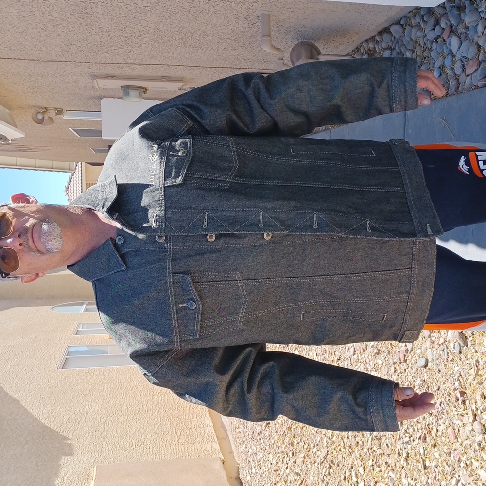 Men's Rocawear jacket - Picture 2 of 3